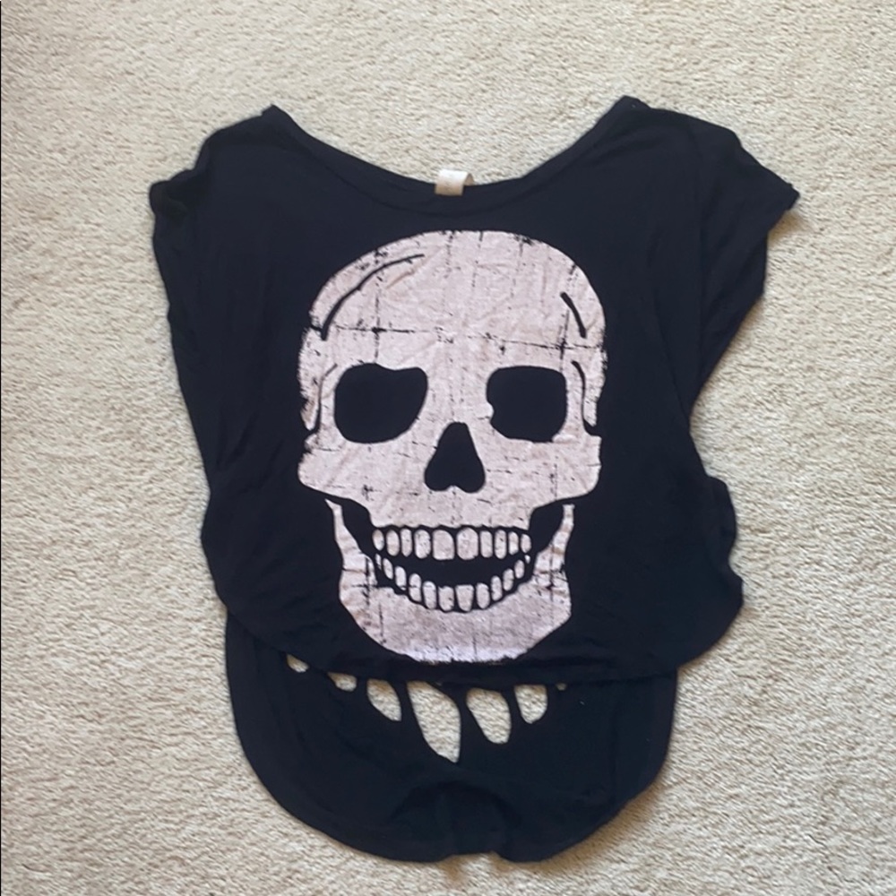 Skull graphic tee